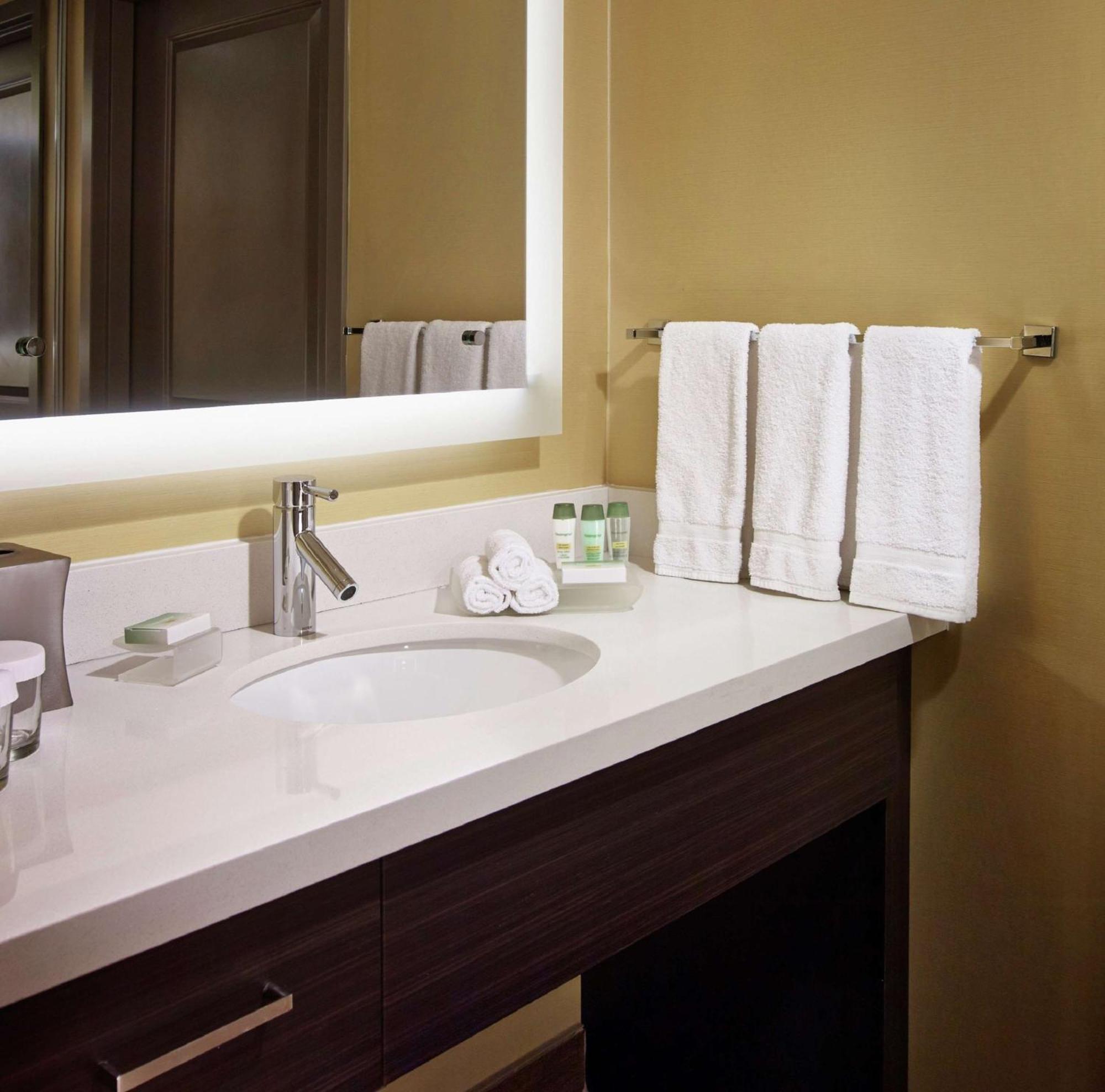 Homewood Suites By Hilton Hamilton Exterior photo